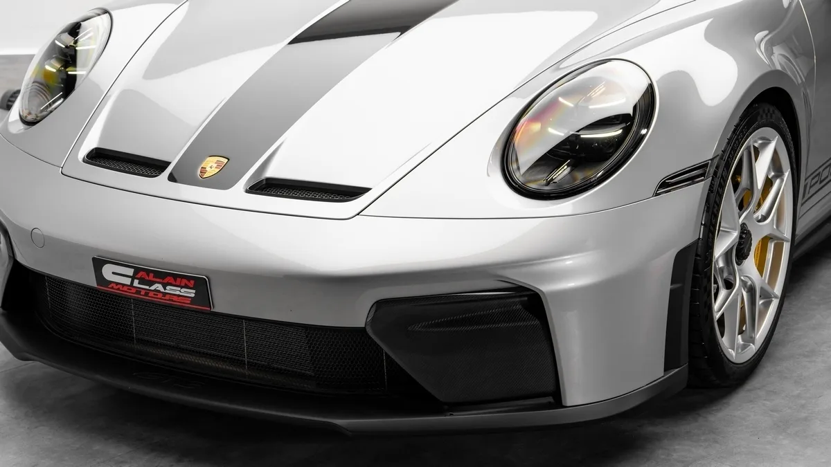 2025 Porsche 911 GT3 Weissach package angeboten von einem Fachhändler in Dubai, Vereinigte Arabische Emirate, Foto 7 von 25