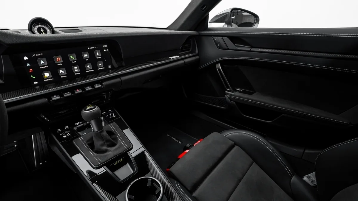 2025 Porsche 911 GT3 Weissach package angeboten von einem Fachhändler in Dubai, Vereinigte Arabische Emirate, Foto 16 von 25