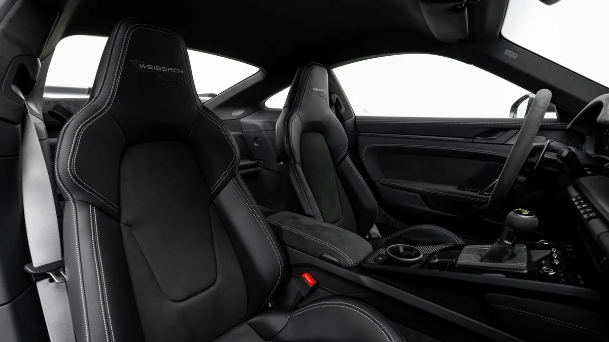 2025 Porsche 911 GT3 Weissach package angeboten von einem Fachhändler in Dubai, Vereinigte Arabische Emirate, Foto 22 von 25