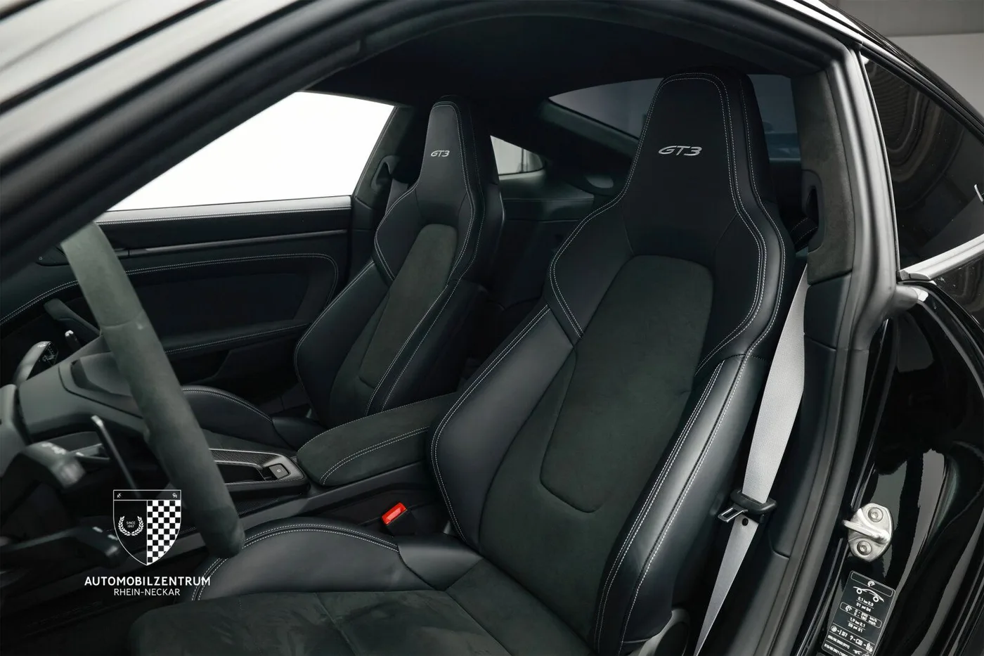 2025 Porsche 911 GT3 offered by a supercar dealer in Viernheim, Germany, photo 19 of 25