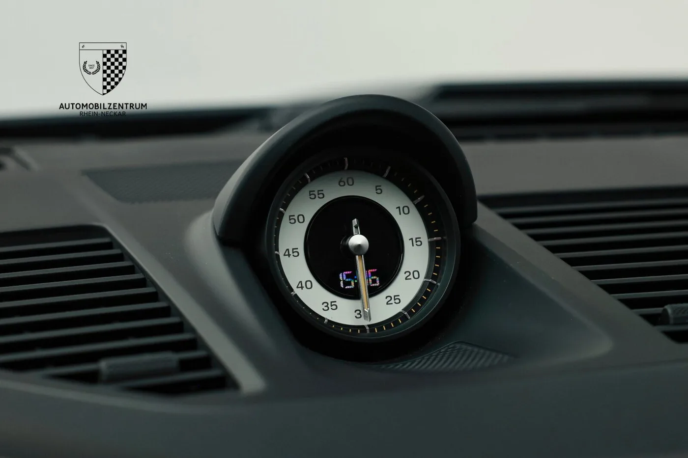 2025 Porsche 911 GT3 offered by a supercar dealer in Viernheim, Germany, photo 25 of 25