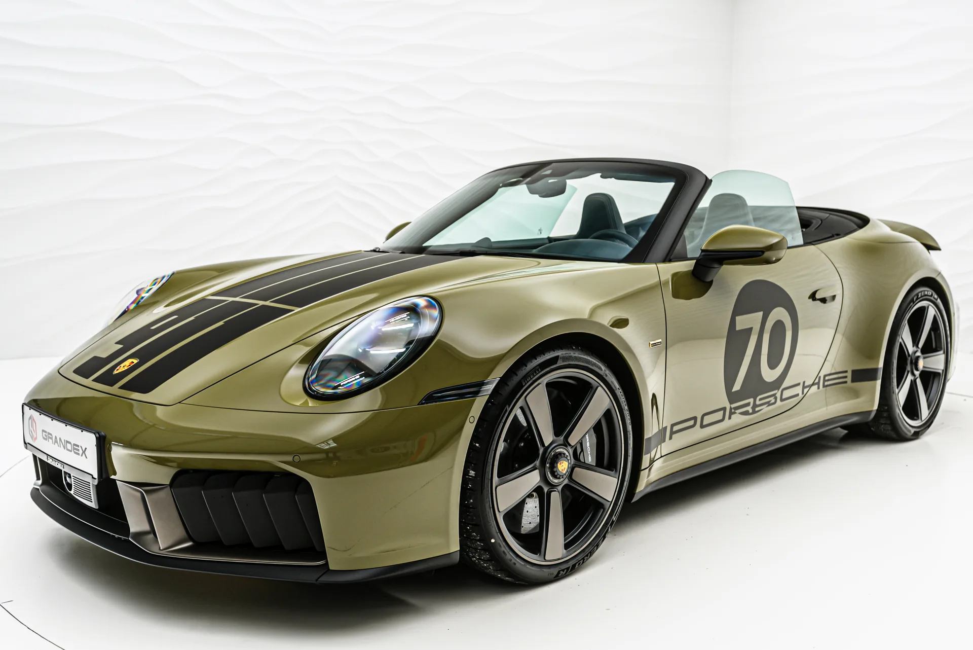 2025 Porsche 911 offered by a specialist dealer in Sengenthal, Germany, main photo