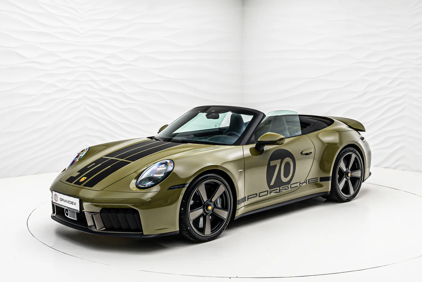 2025 Porsche 911 proposée par un concessionnaire spécialisé à Sengenthal, Allemagne, photo 2 sur 25