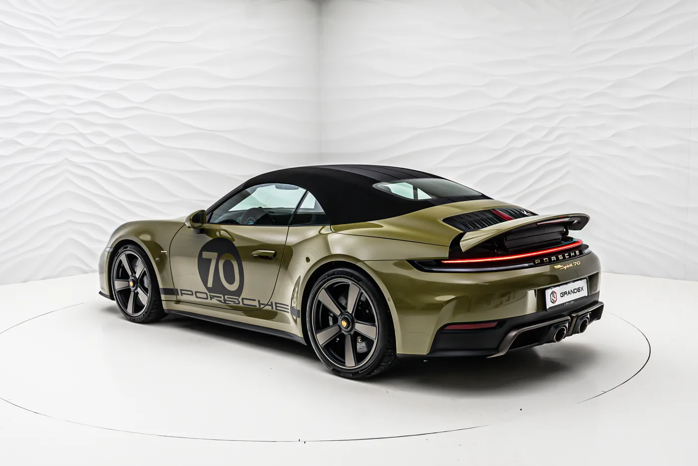 2025 Porsche 911 proposée par un concessionnaire spécialisé à Sengenthal, Allemagne, photo 4 sur 25