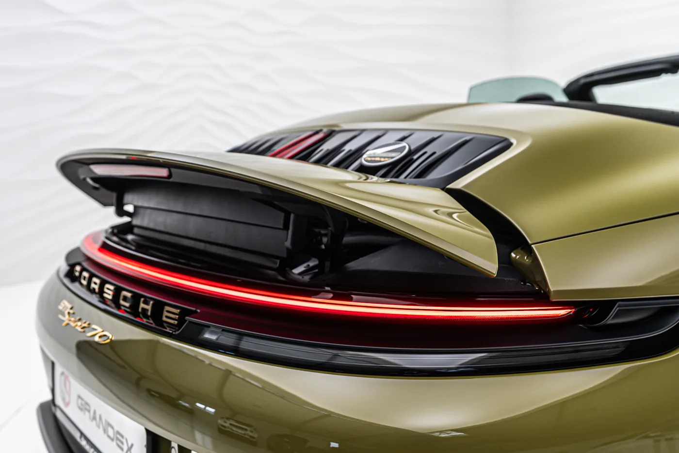 2025 Porsche 911 proposée par un concessionnaire spécialisé à Sengenthal, Allemagne, photo 14 sur 25