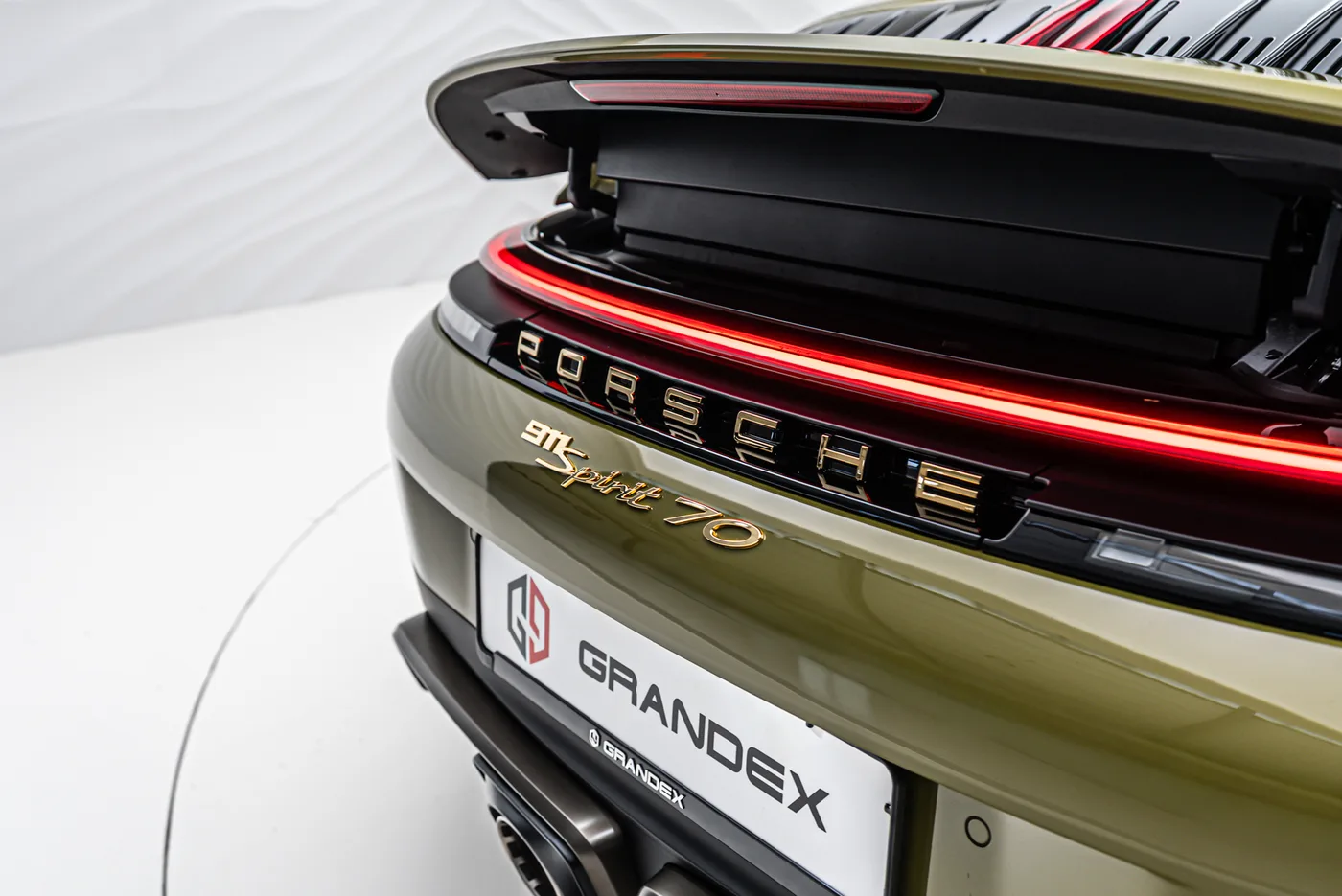 2025 Porsche 911 proposée par un concessionnaire spécialisé à Sengenthal, Allemagne, photo 15 sur 25