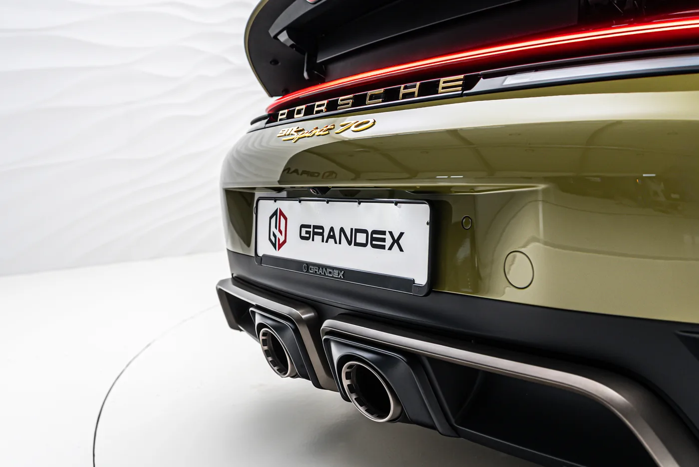 2025 Porsche 911 proposée par un concessionnaire spécialisé à Sengenthal, Allemagne, photo 16 sur 25