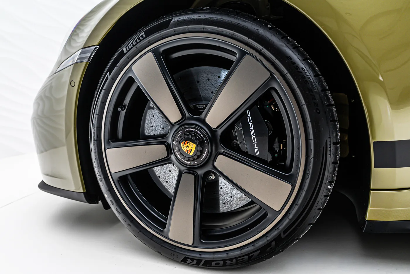 2025 Porsche 911 proposée par un concessionnaire spécialisé à Sengenthal, Allemagne, photo 18 sur 25