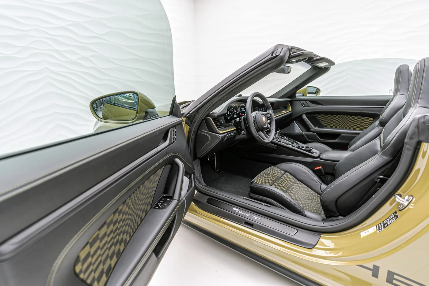 2025 Porsche 911 proposée par un concessionnaire spécialisé à Sengenthal, Allemagne, photo 20 sur 25
