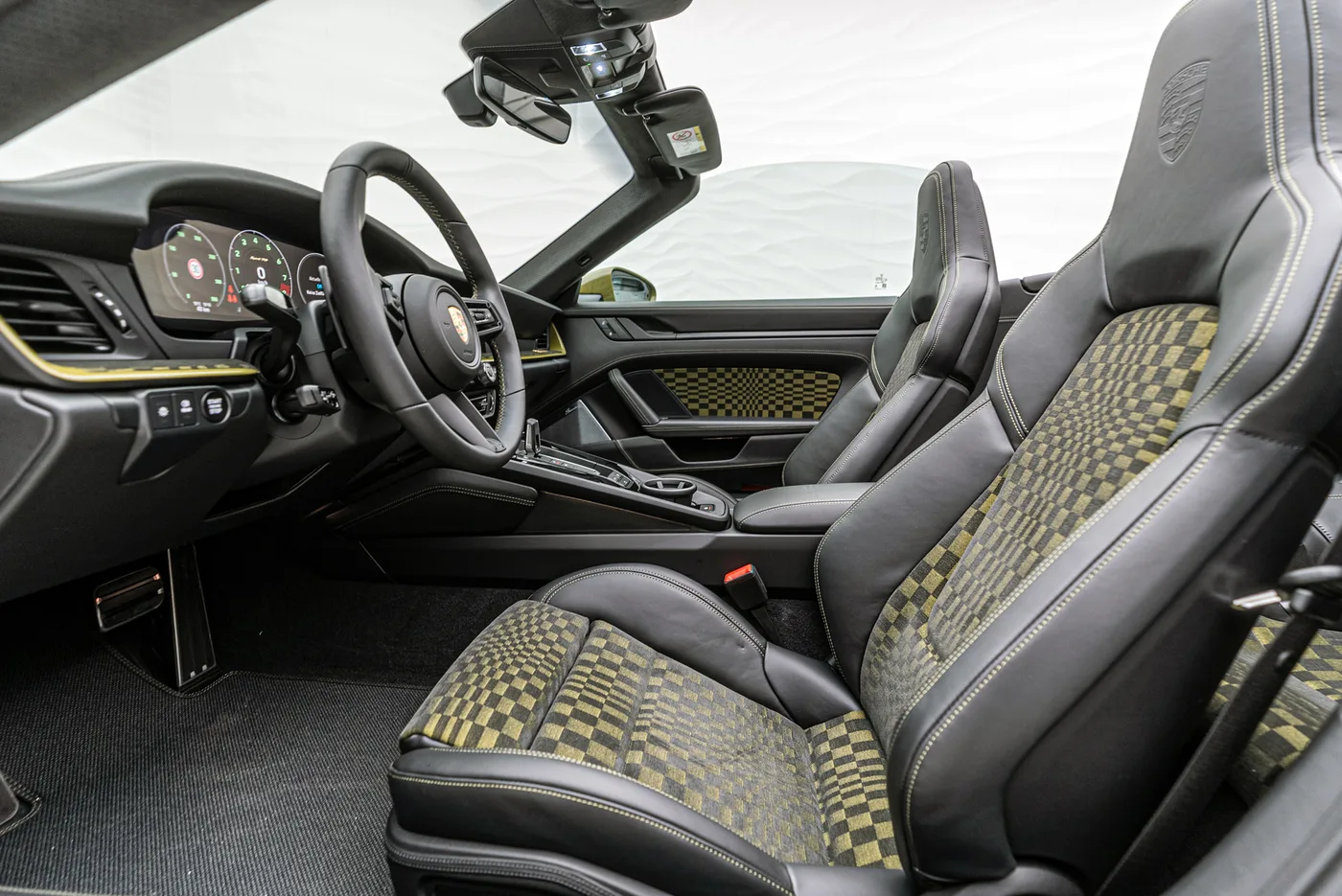 2025 Porsche 911 proposée par un concessionnaire spécialisé à Sengenthal, Allemagne, photo 22 sur 25