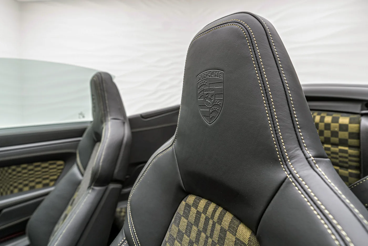 2025 Porsche 911 proposée par un concessionnaire spécialisé à Sengenthal, Allemagne, photo 24 sur 25