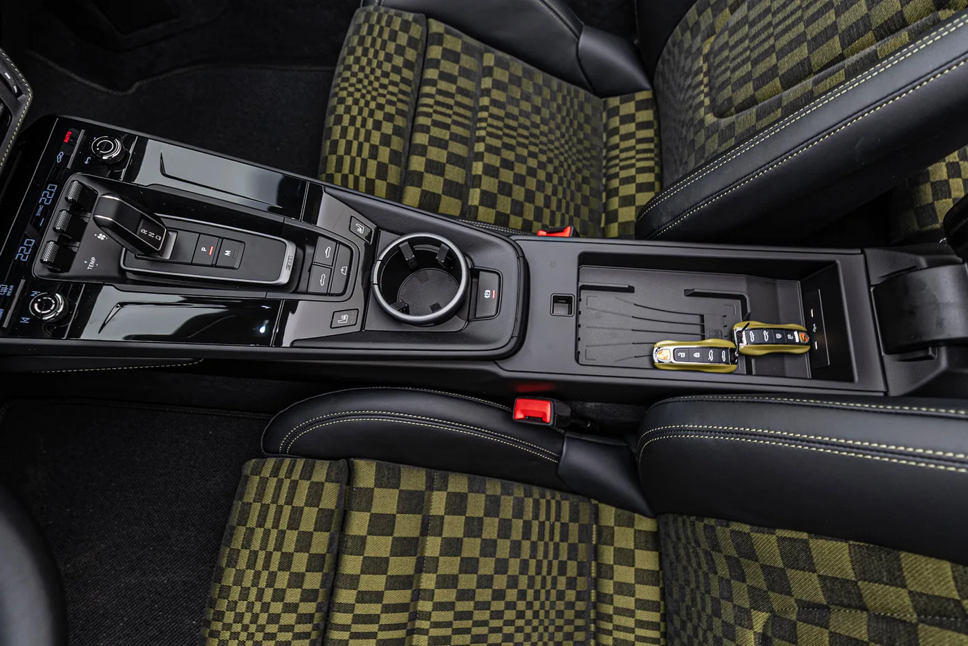 2025 Porsche 911 proposée par un concessionnaire spécialisé à Sengenthal, Allemagne, photo 25 sur 25