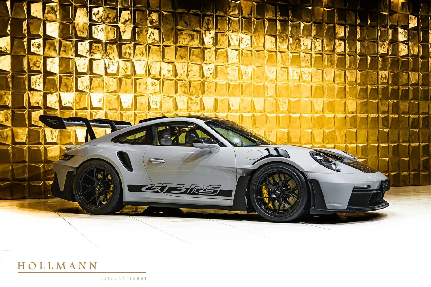 2025 Porsche 911 GT3 RS proposée par un concessionnaire spécialisé à Stuhr, Allemagne, photo 3 sur 8