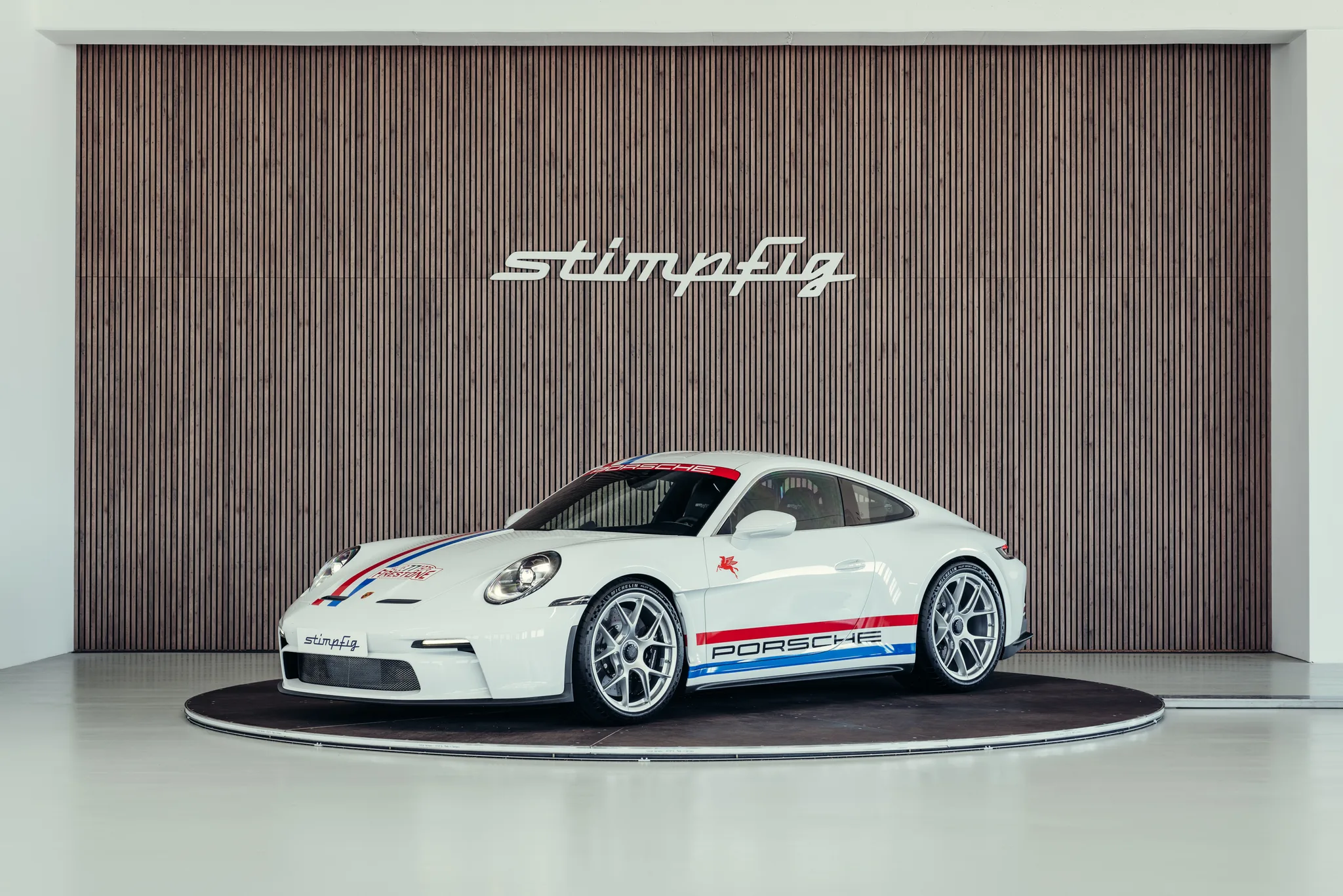 2025 Porsche 911 S/T angeboten von einem Oldtimerspezialisten in Stuttgart, Deutschland, Hauptfoto