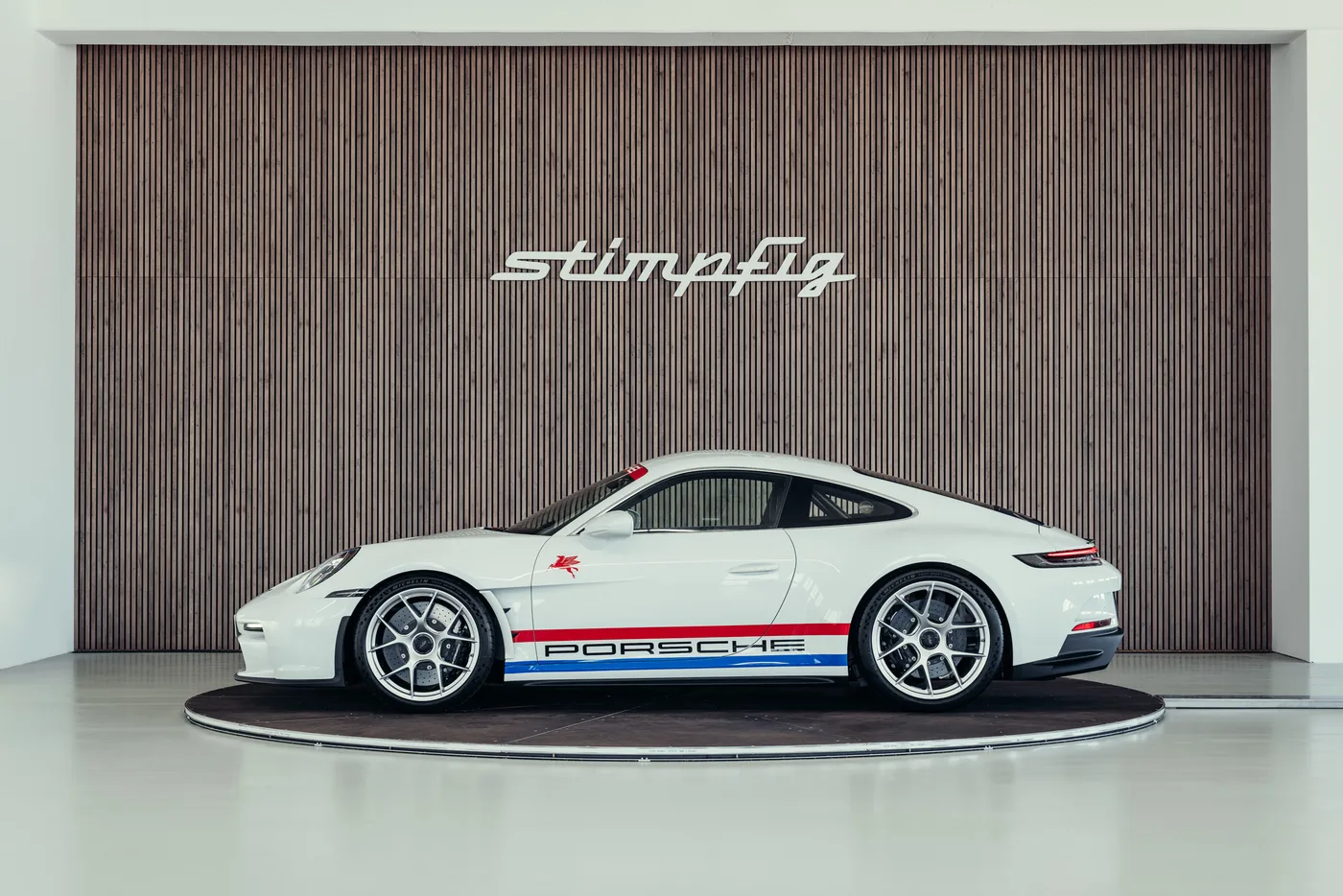 2025 Porsche 911 S/T angeboten von einem Oldtimerspezialisten in Stuttgart, Deutschland, Foto 2 von 25