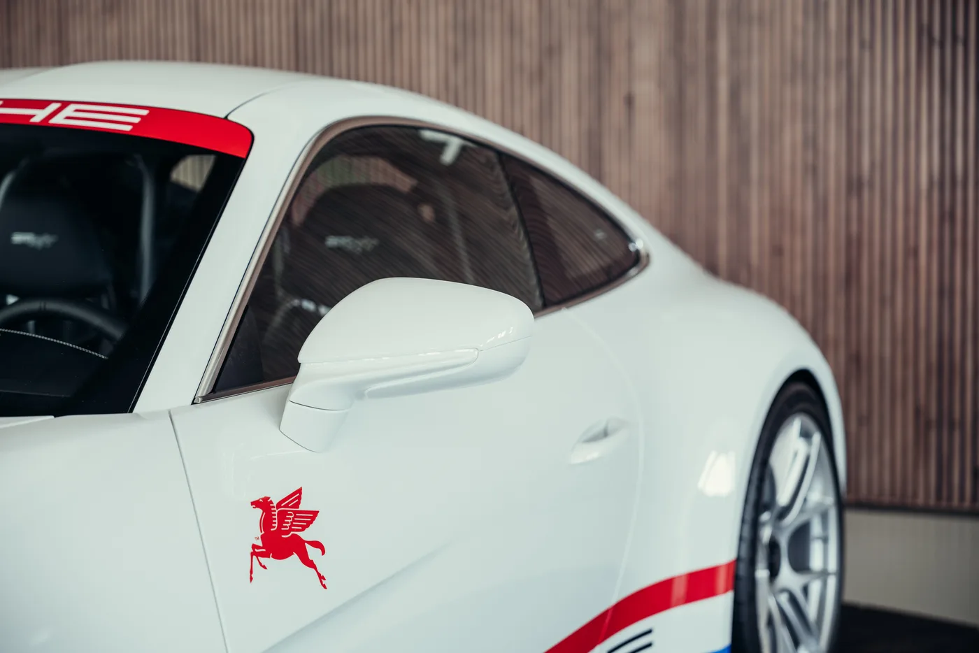 2025 Porsche 911 S/T angeboten von einem Oldtimerspezialisten in Stuttgart, Deutschland, Foto 11 von 25
