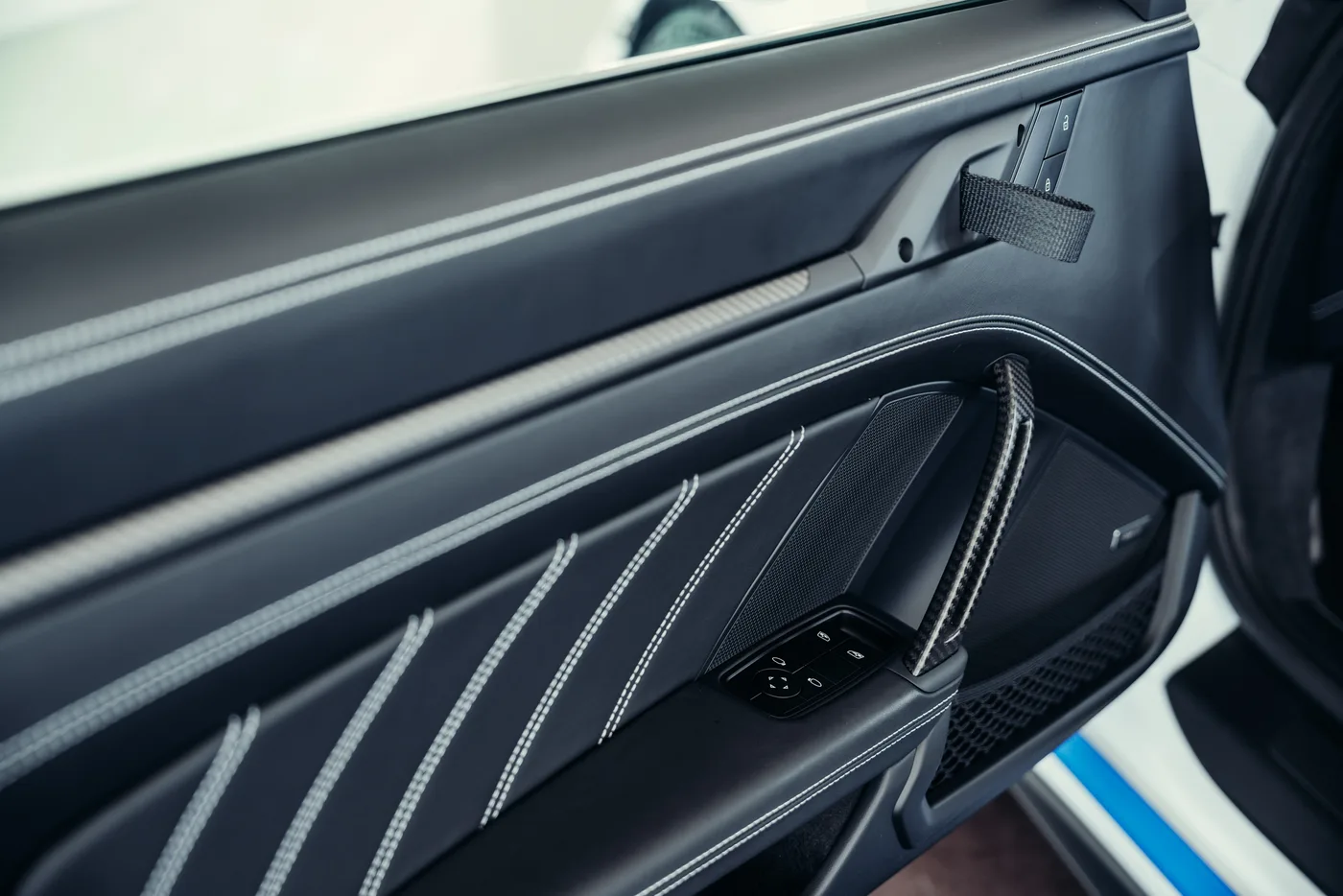 2025 Porsche 911 S/T angeboten von einem Oldtimerspezialisten in Stuttgart, Deutschland, Foto 18 von 25