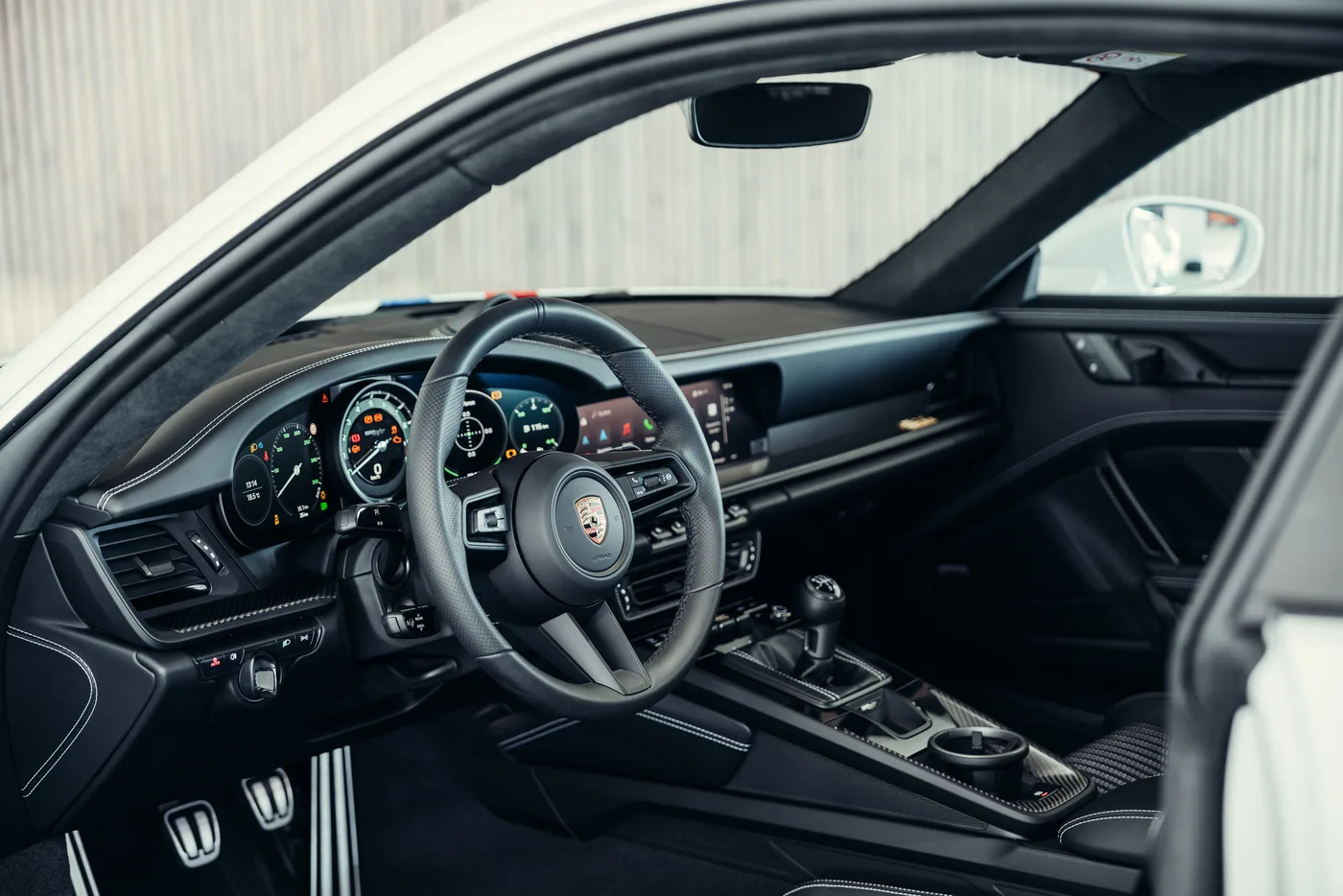 2025 Porsche 911 S/T angeboten von einem Oldtimerspezialisten in Stuttgart, Deutschland, Foto 20 von 25