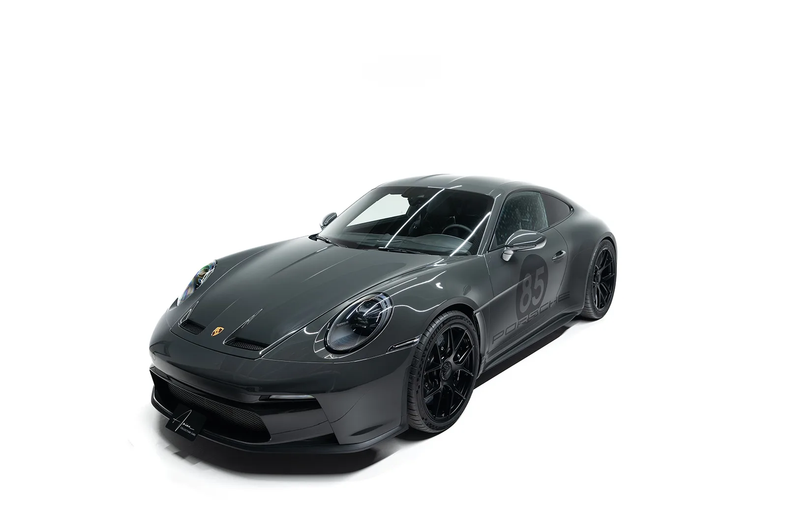 2025 Porsche 911 S/T offered by a specialist dealer in Kerpen, Germany, main photo