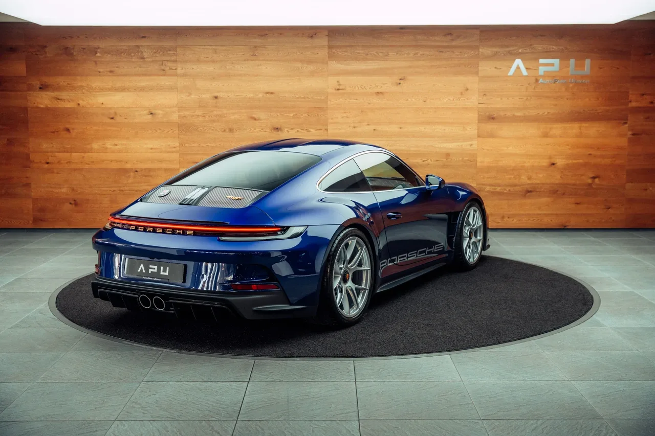 2025 Porsche 911 S/T proposée par un concessionnaire spécialisé à Uznach, Suisse, photo principale
