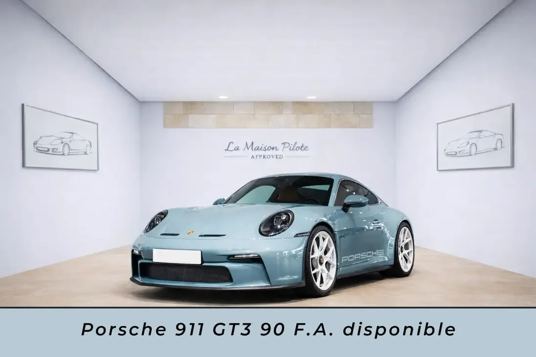 2025 Porsche 911 S/T offered by a specialist dealer in Paris, France, main photo