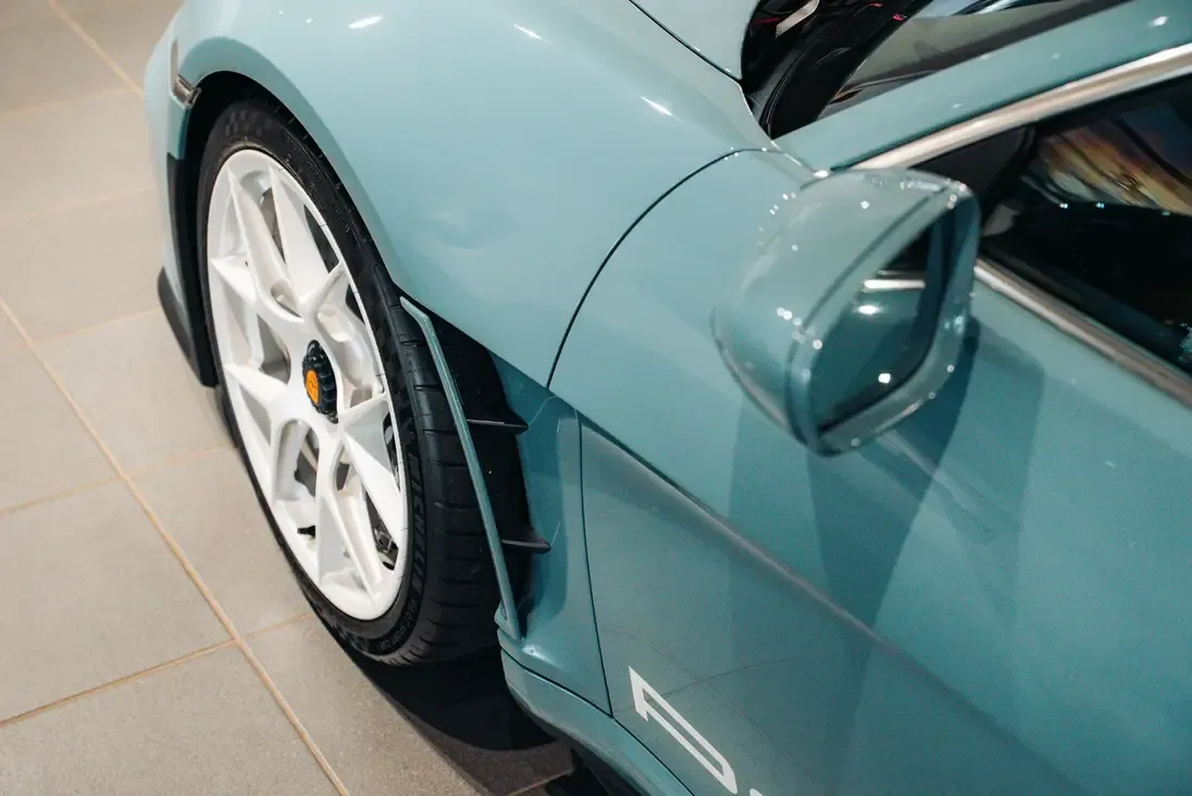 2025 Porsche 911 S/T, 2/17