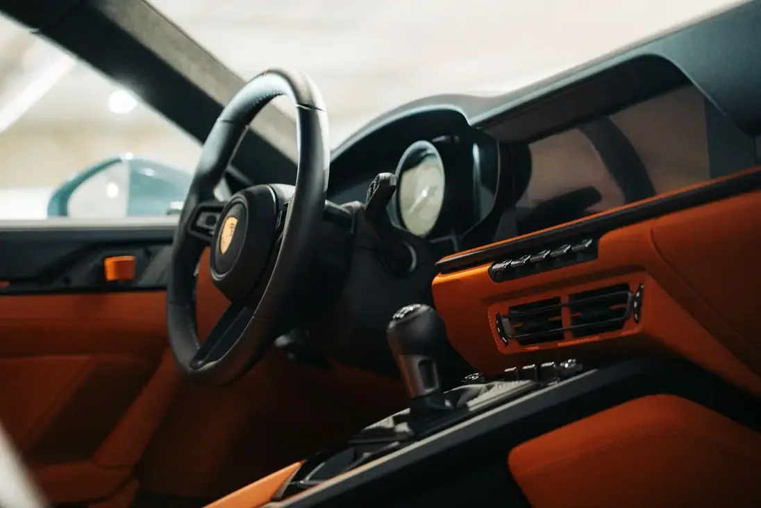 2025 Porsche 911 S/T, 8/17