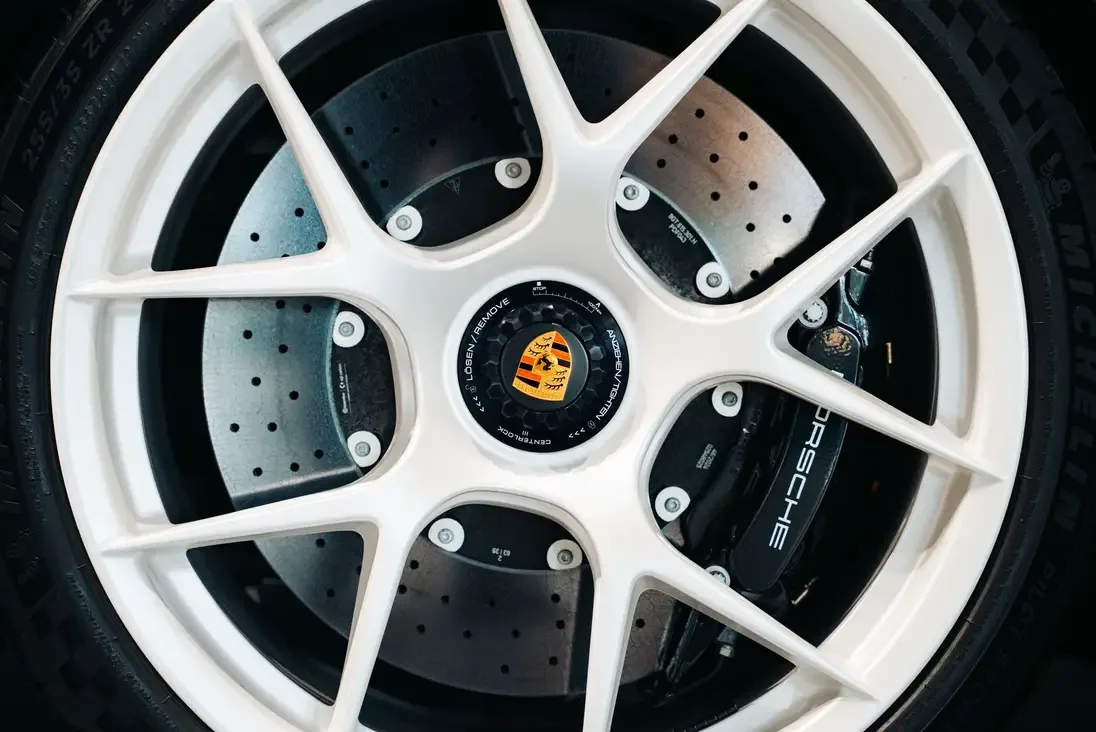 2025 Porsche 911 S/T, 9/17