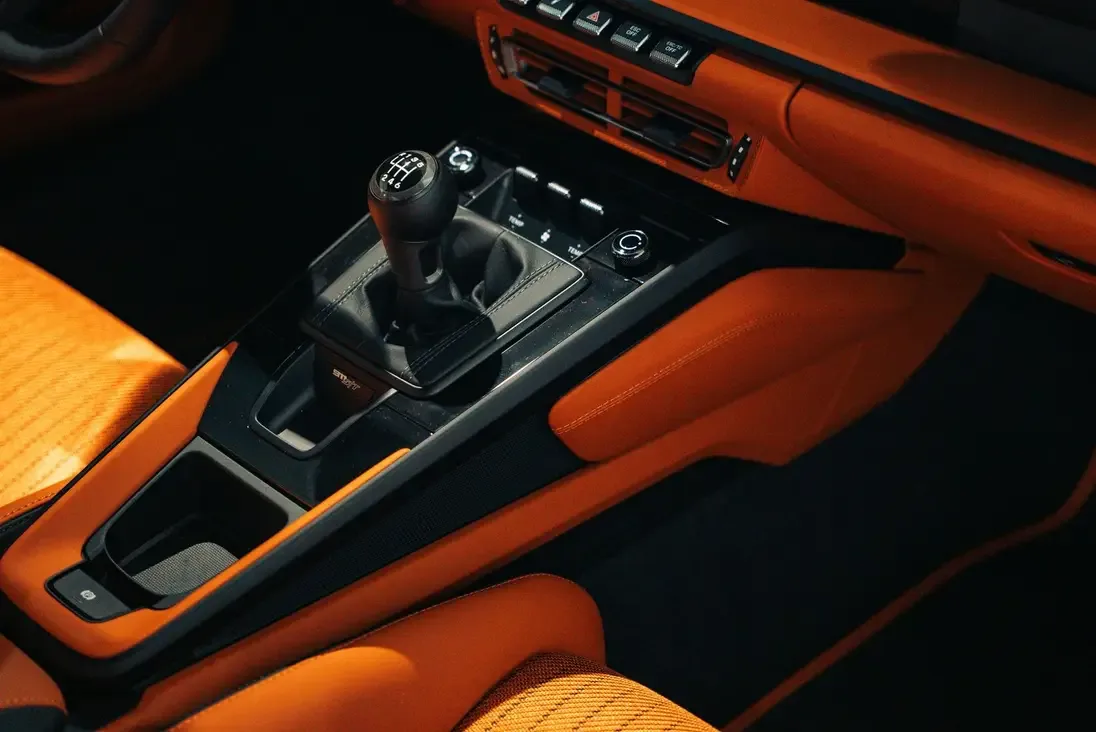 2025 Porsche 911 S/T, 17/17