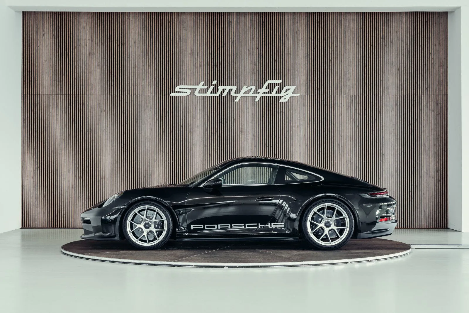2025 Porsche 911 S/T, 2/30