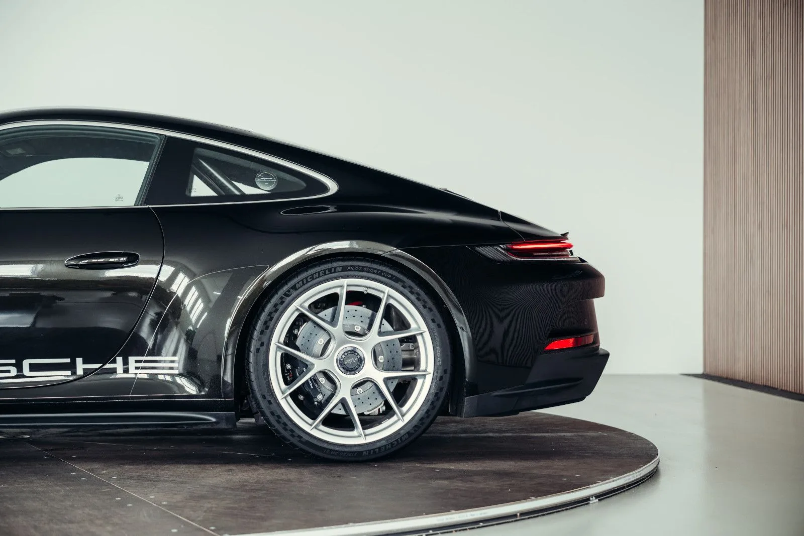 2025 Porsche 911 S/T, 13/30