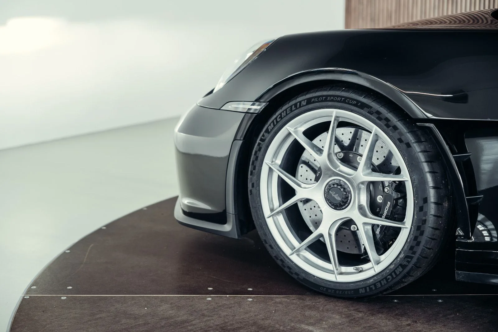 2025 Porsche 911 S/T, 16/30
