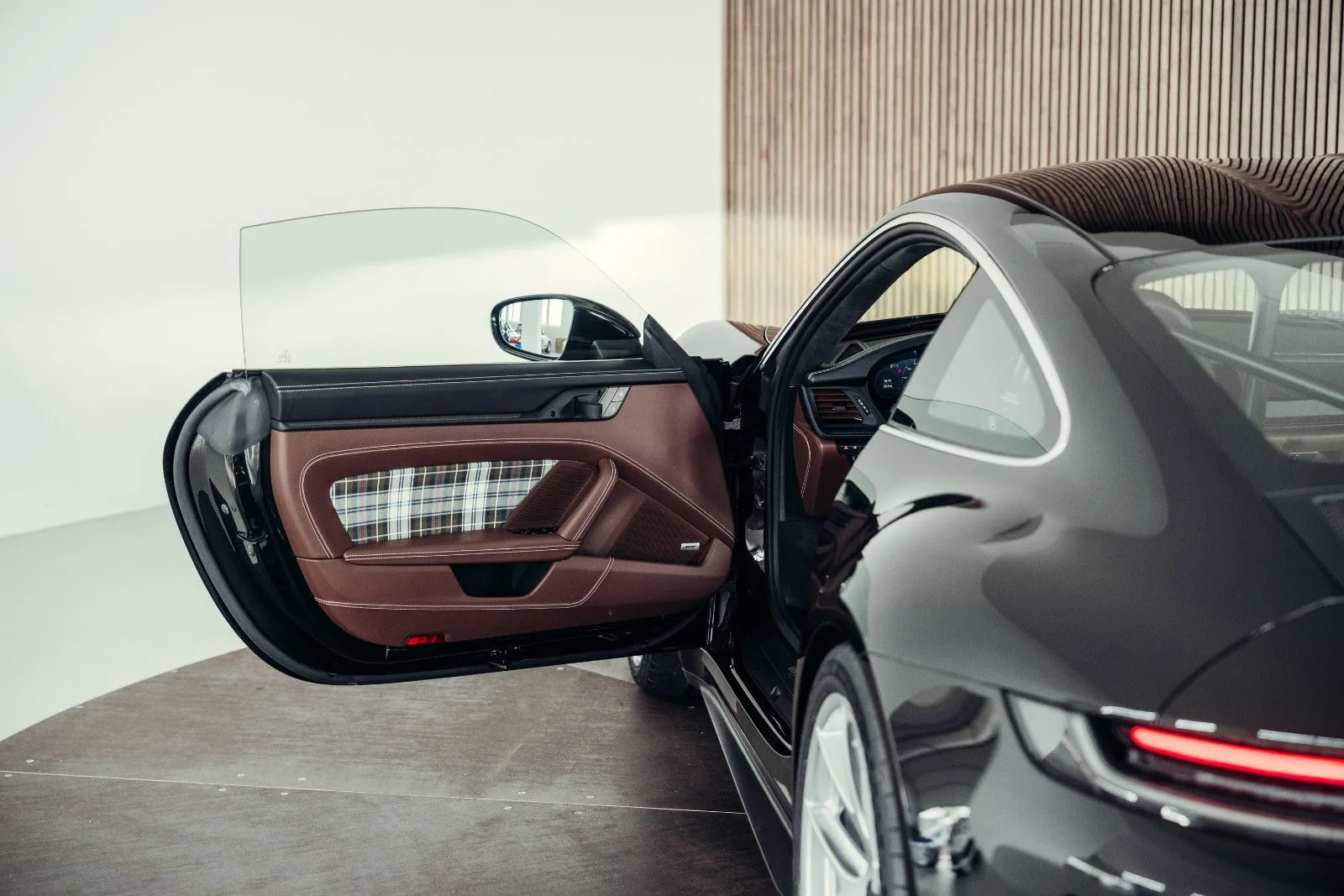 2025 Porsche 911 S/T, 17/30