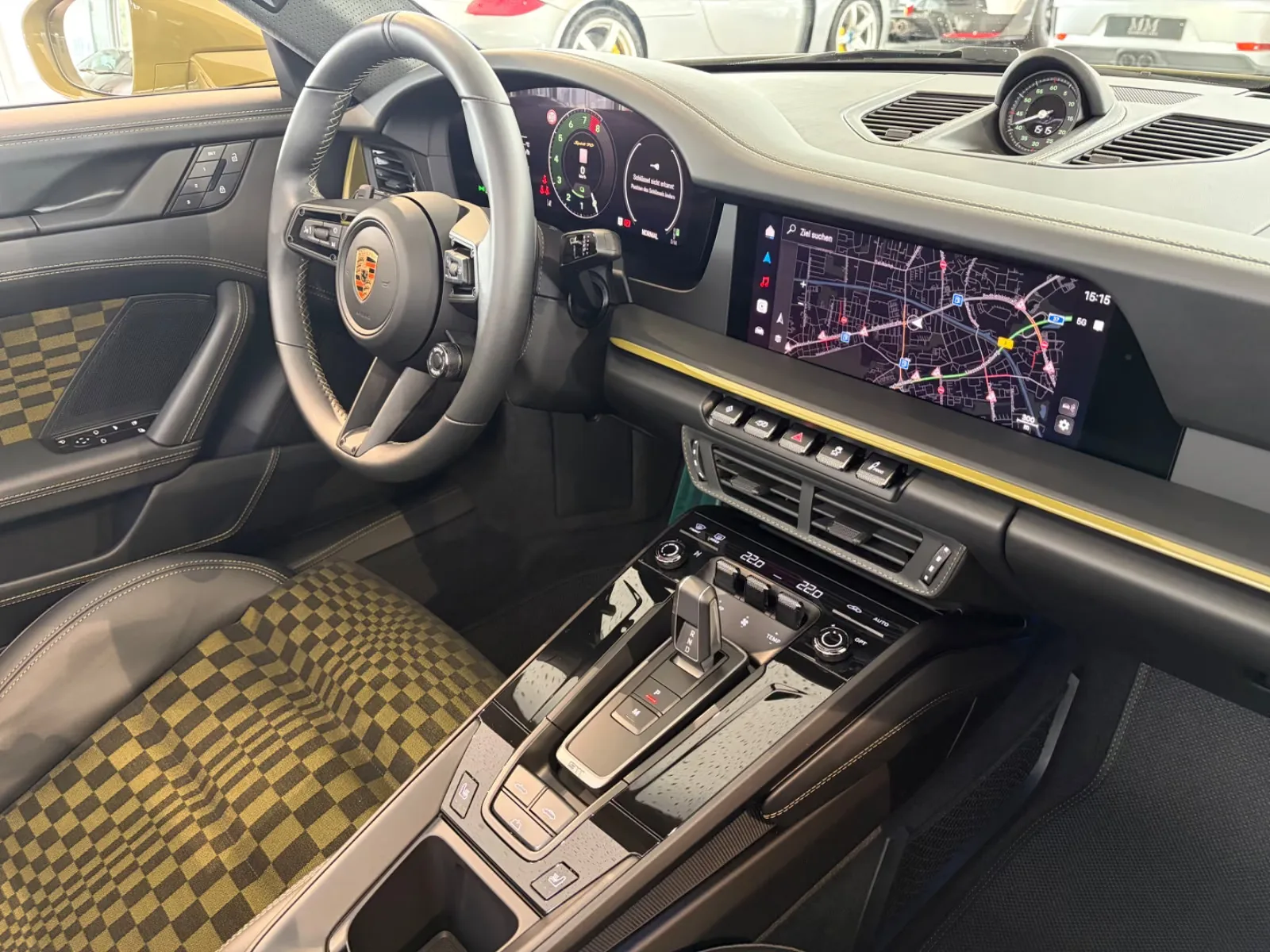 2025 Porsche 911 Spirit 70, 14/19