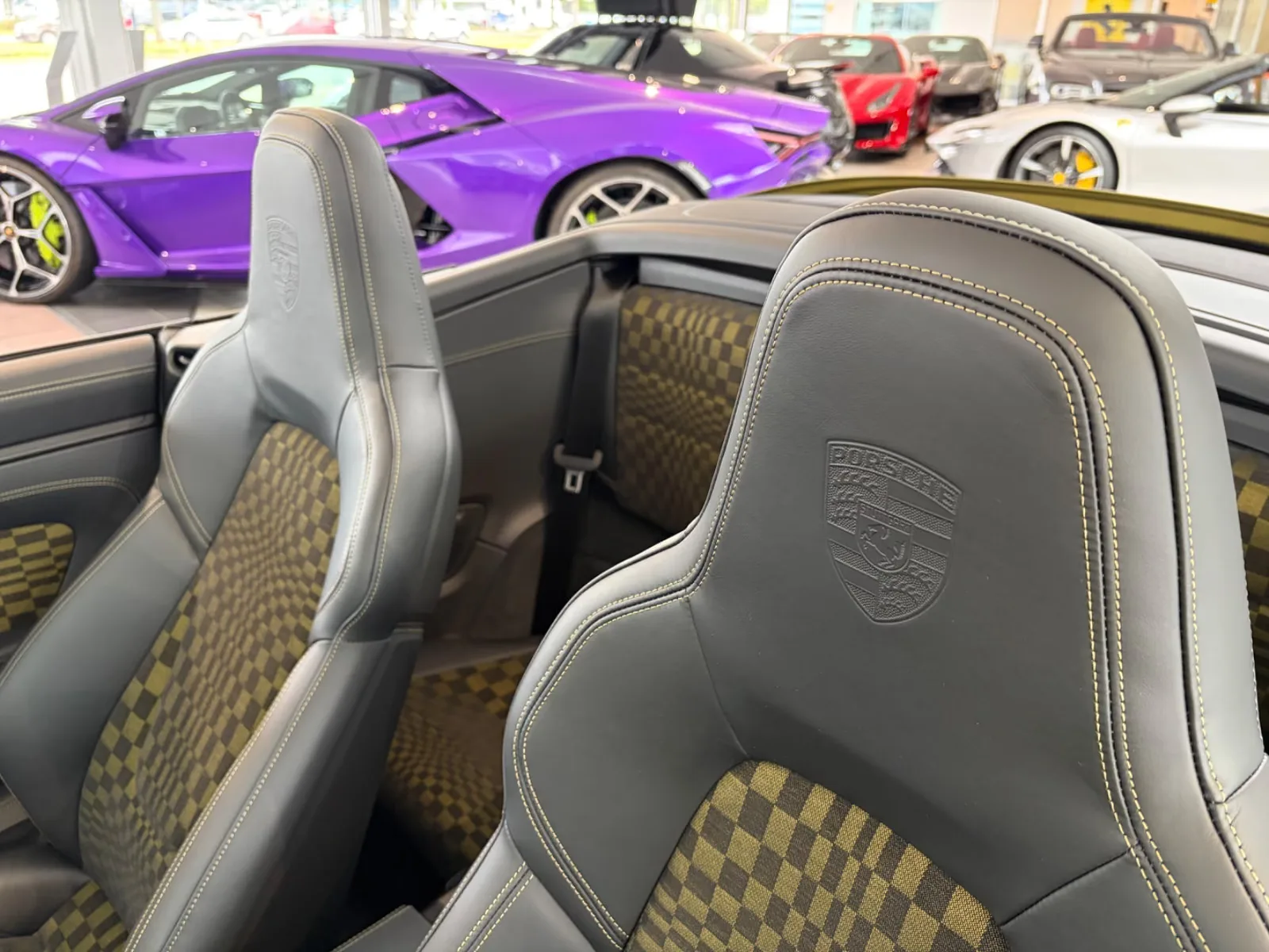 2025 Porsche 911 Spirit 70, 17/19