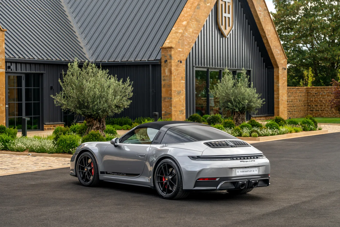 2025 Porsche 911 Targa 4 GTS proposée par un concessionnaire spécialisé à Hook Norton, Royaume-Uni, photo 5 sur 25