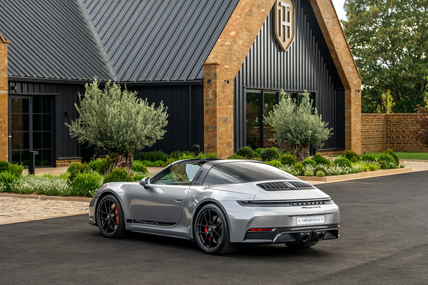 2025 Porsche 911 Targa 4 GTS proposée par un concessionnaire spécialisé à Hook Norton, Royaume-Uni, photo 6 sur 25
