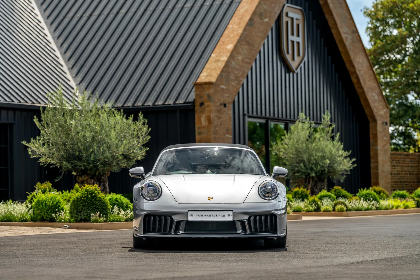 2025 Porsche 911 Targa 4 GTS proposée par un concessionnaire spécialisé à Hook Norton, Royaume-Uni, photo 15 sur 25