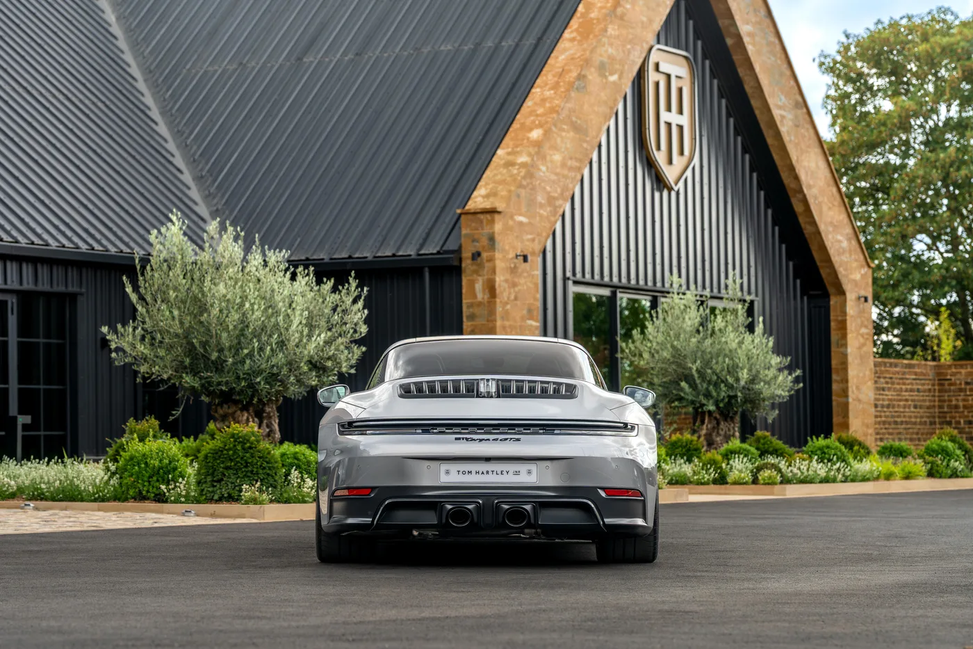 2025 Porsche 911 Targa 4 GTS proposée par un concessionnaire spécialisé à Hook Norton, Royaume-Uni, photo 17 sur 25