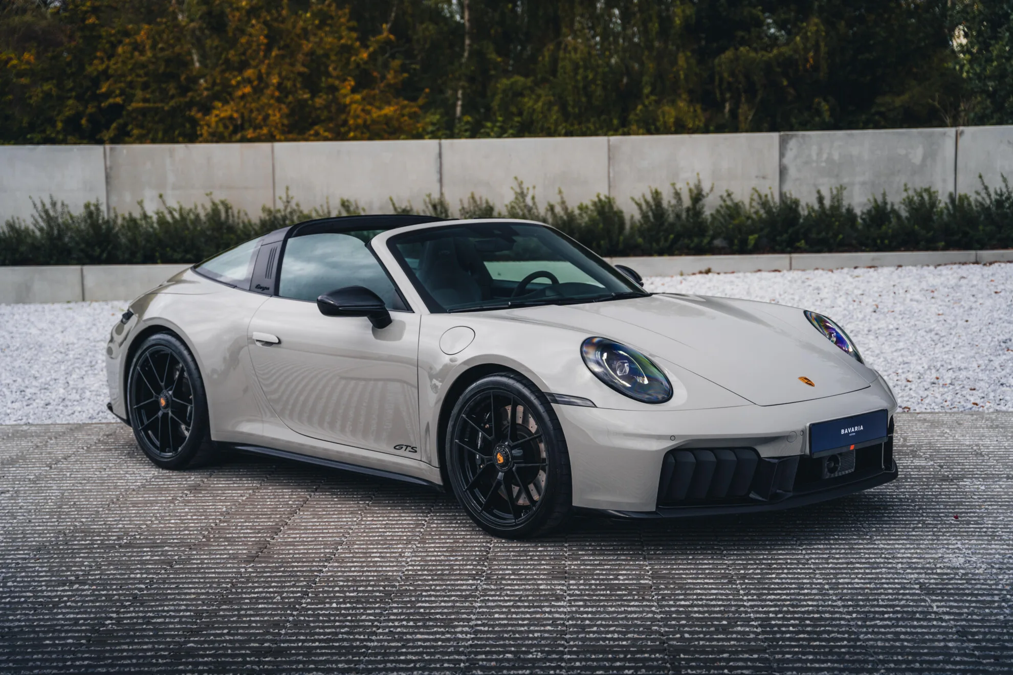 2025 Porsche 911 Targa 4 GTS 992.2 en un concesionario especializado de Harelbeke, Bélgica, foto principal
