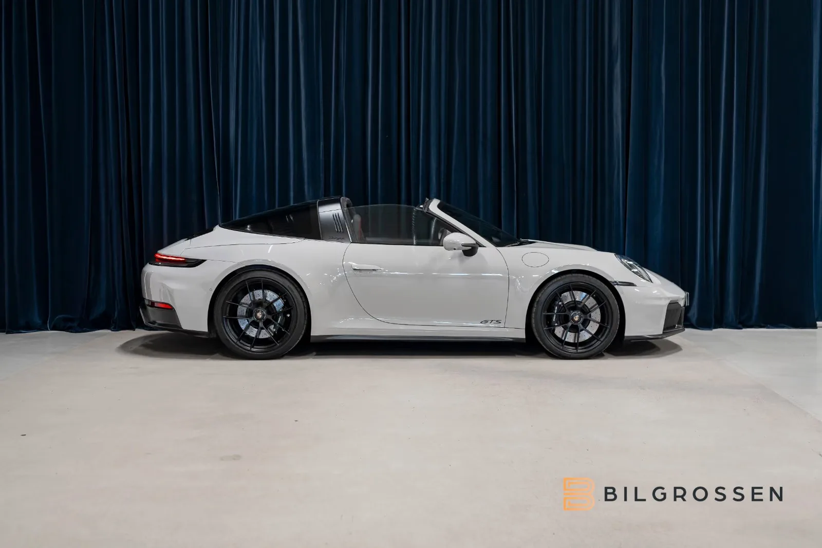2025 Porsche 911 Targa 4 GTS, 8/22