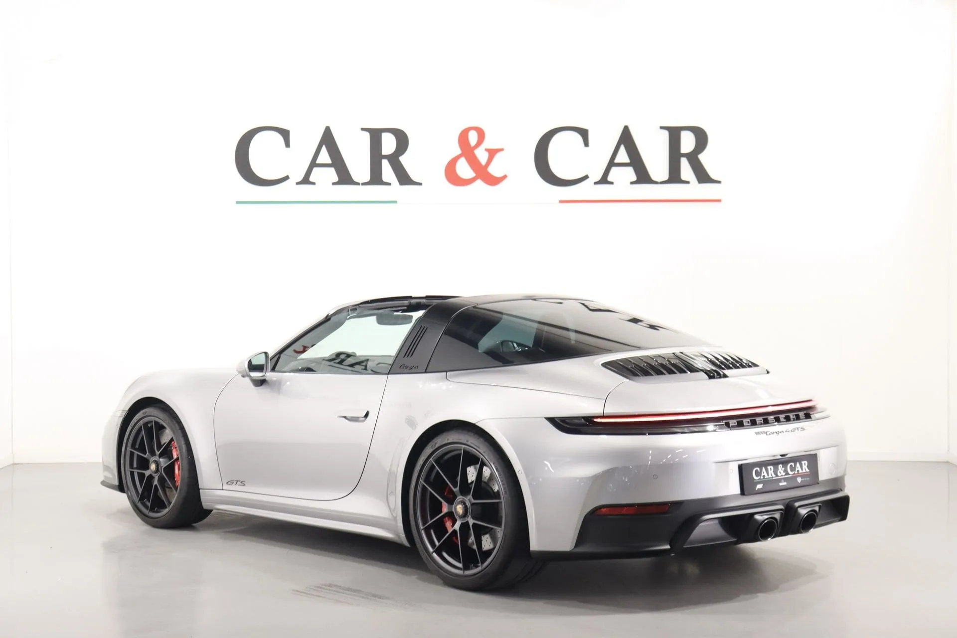 2025 Porsche 911 Targa 4 GTS, 2/19