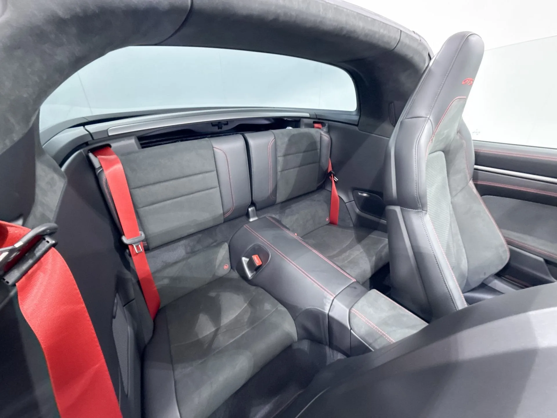 2025 Porsche 911 Targa 4 GTS, 16/19