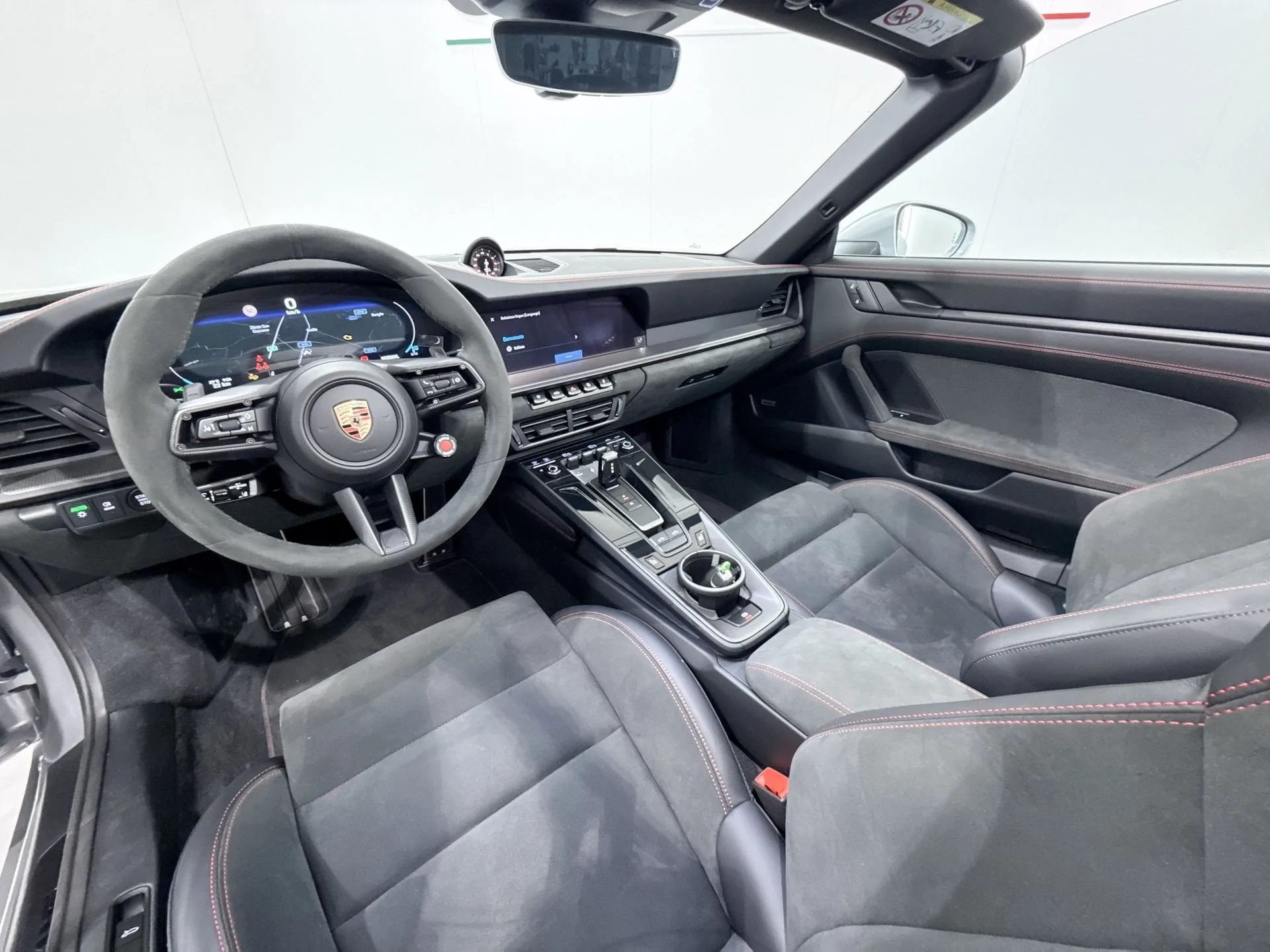 2025 Porsche 911 Targa 4 GTS, 17/19