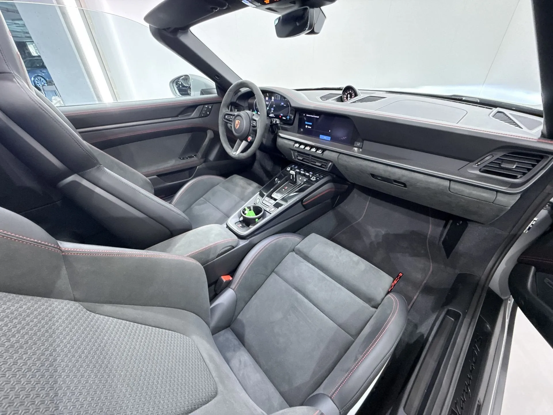 2025 Porsche 911 Targa 4 GTS, 19/19