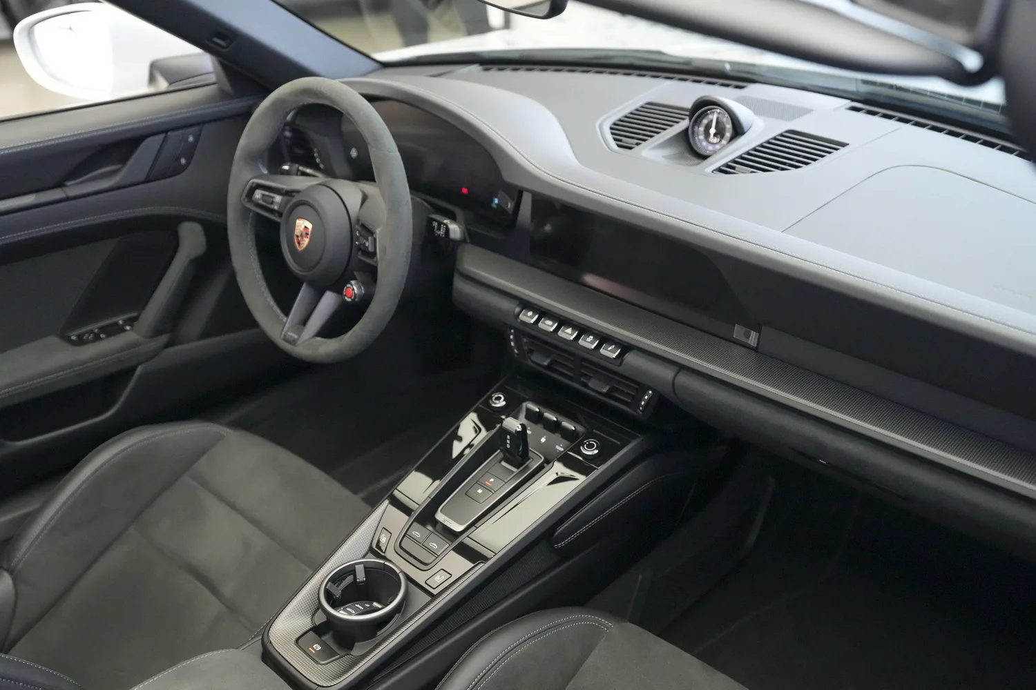2025 Porsche 911 Targa 4 GTS, 9/15