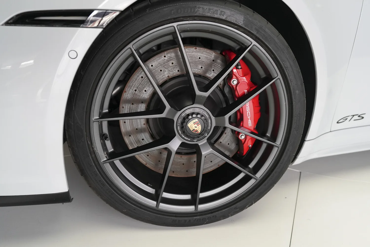 2025 Porsche 911 Targa 4 GTS, 14/15