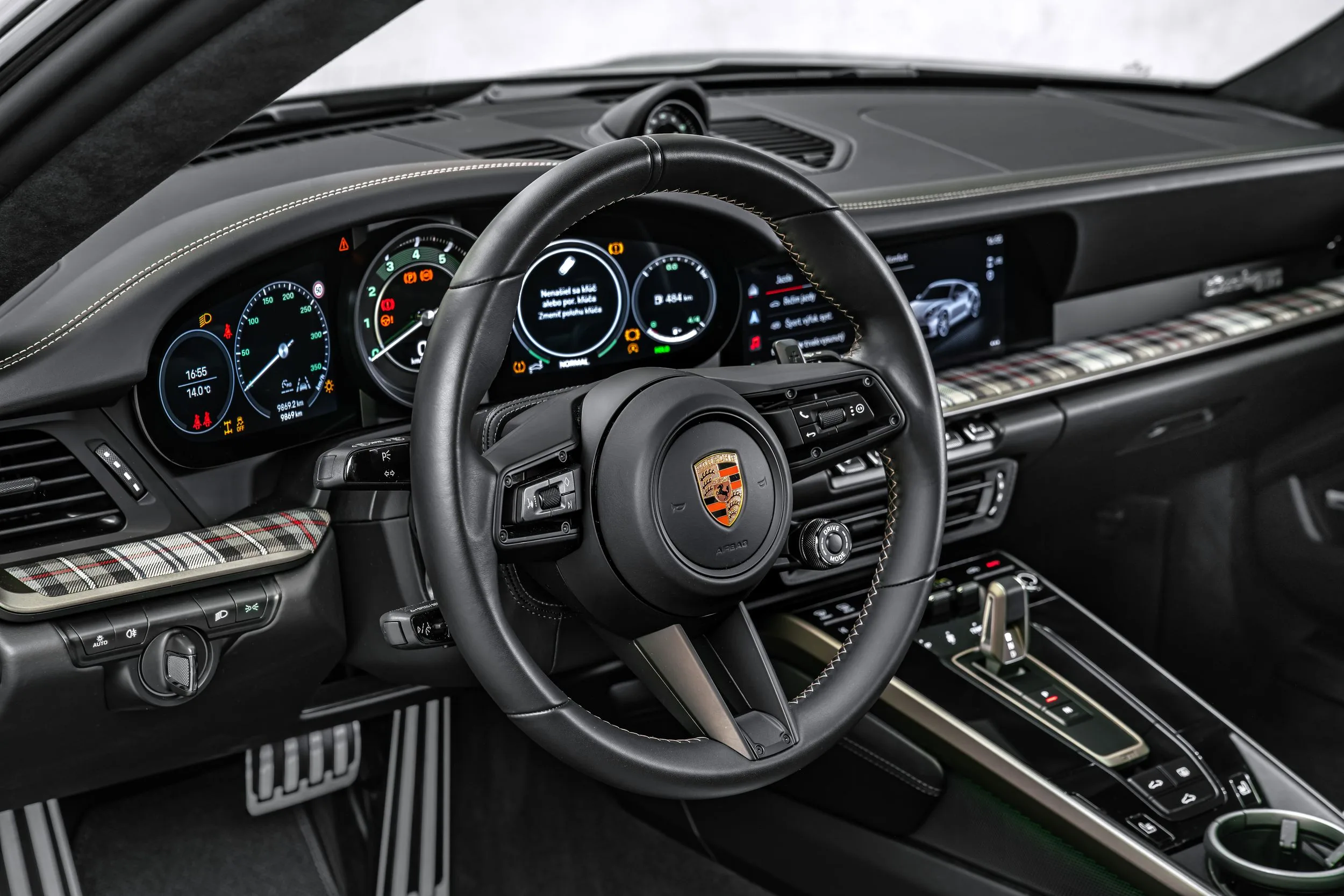 2025 Porsche 911 Turbo 50 Years, 17/30