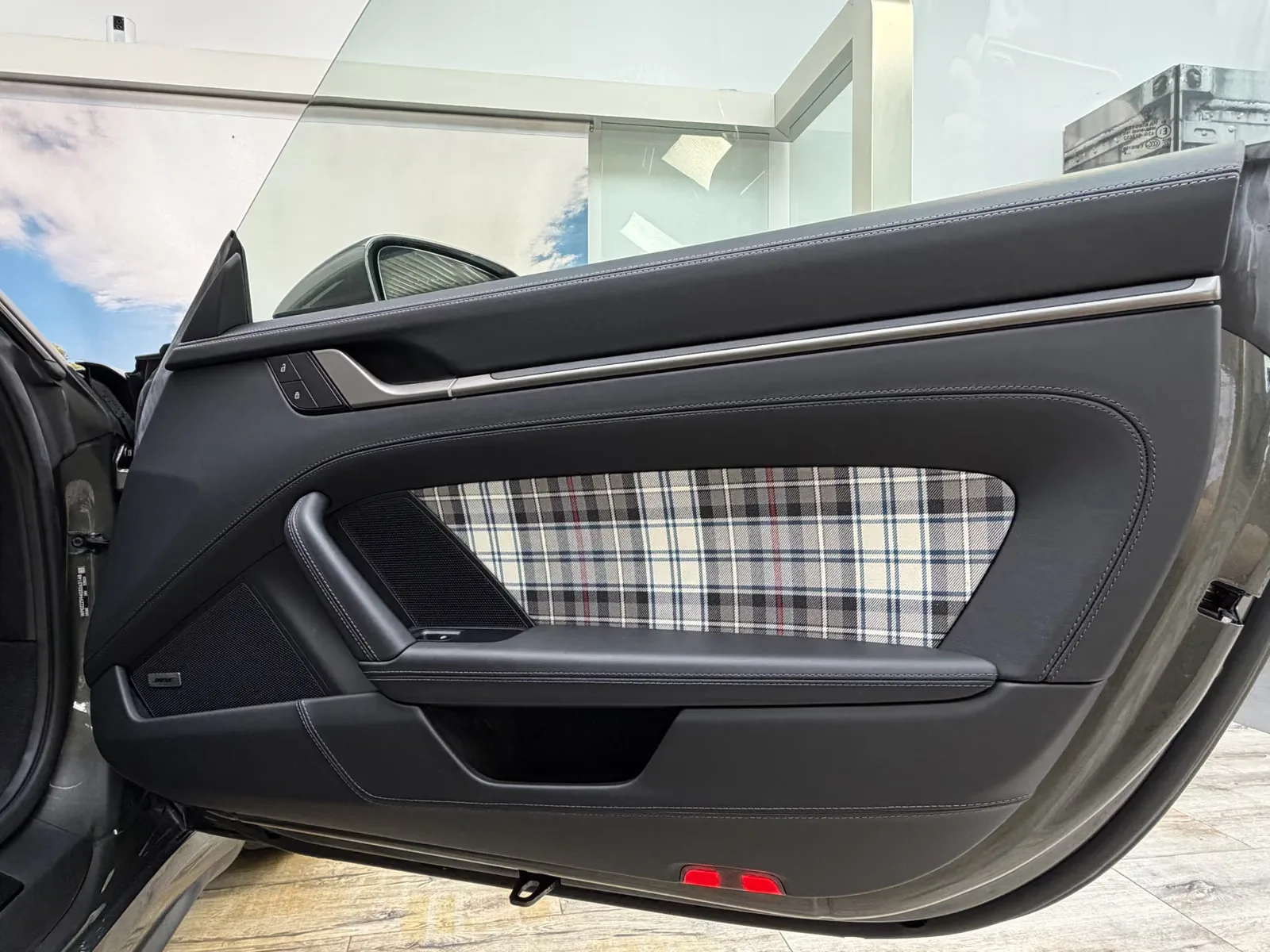 2025 Porsche 911 Turbo 50 Years, 27/30