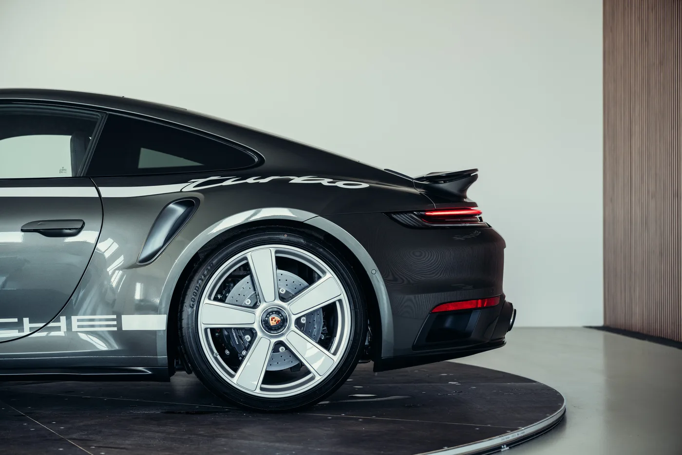 2025 Porsche 911 Turbo offered by a collector car specialist in Stuttgart, Germany, photo 13 of 25